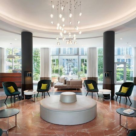 Le Meridien München Kültér fotó Lobby