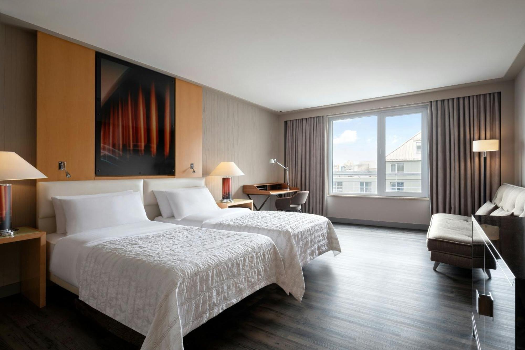Le Meridien München Kültér fotó A room at the Westin Palace, Brussels