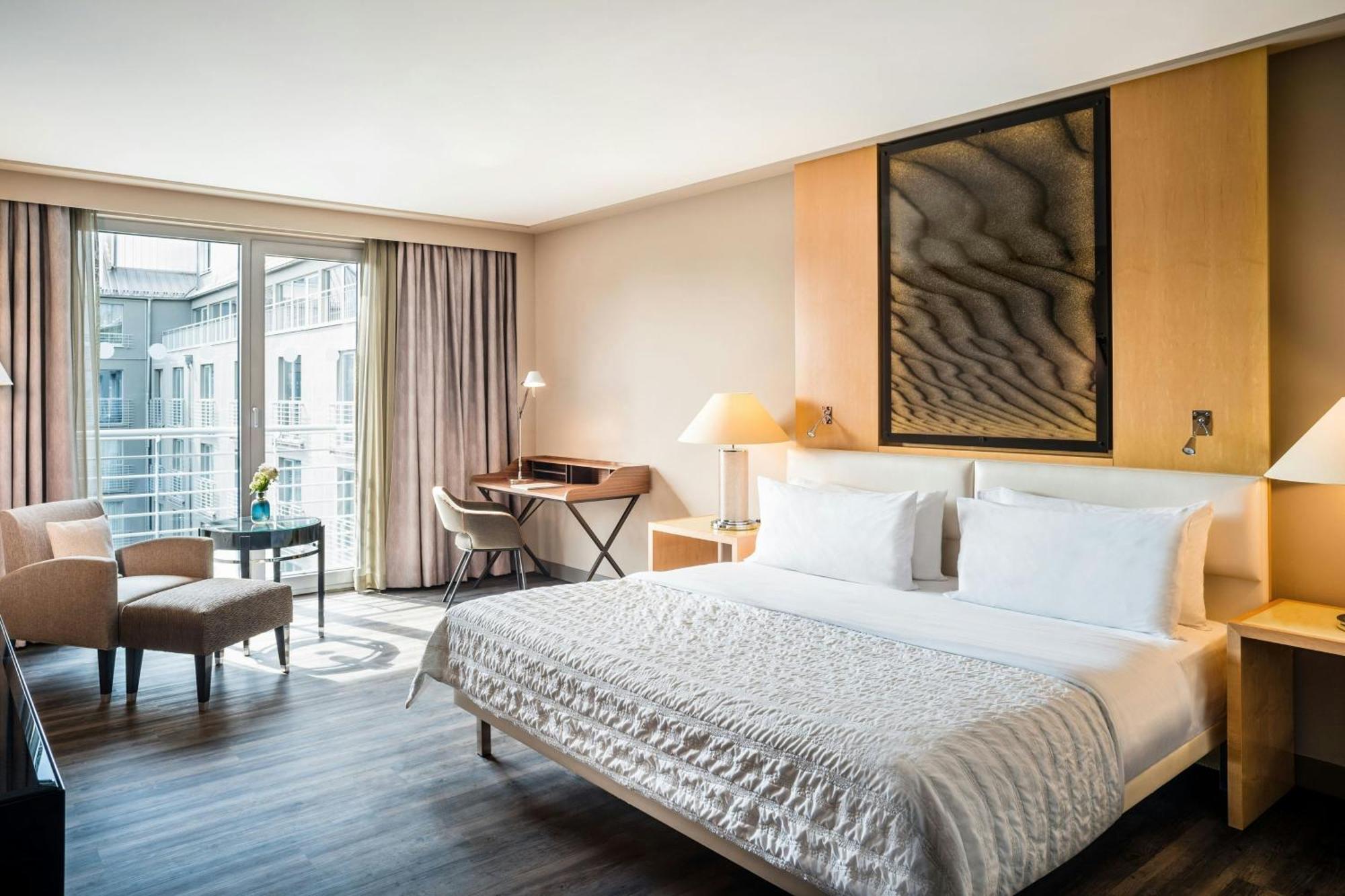 Le Meridien München Kültér fotó Deluxe room